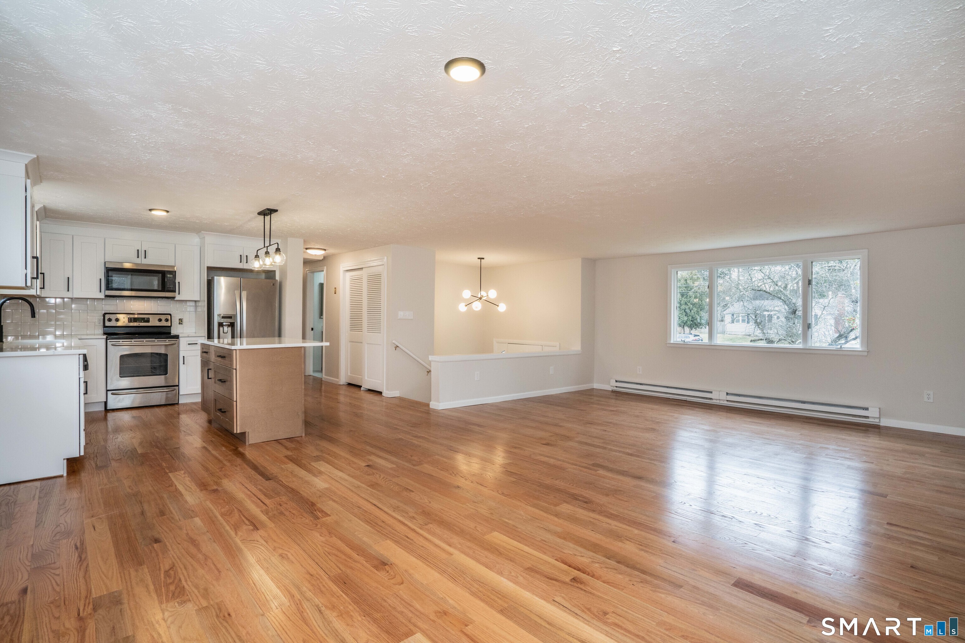 28 Maude Circle Windsor, CT 06095 - Photo 6 of 40