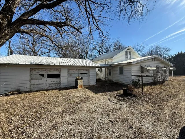 $59,000 | 18794 Mckinley Lake Road, Parsons, KS 67357