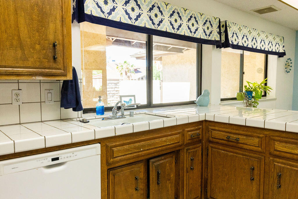 812 West Vicki Avenue Ridgecrest, CA 93555 - Photo 40 of 68 812VickieSt-43