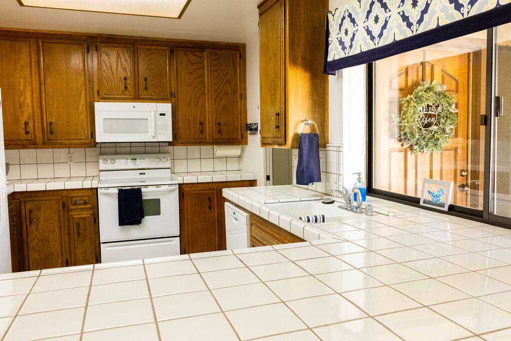 812 West Vicki Avenue Ridgecrest, CA 93555 - Photo 42 of 68 812VickieSt-45