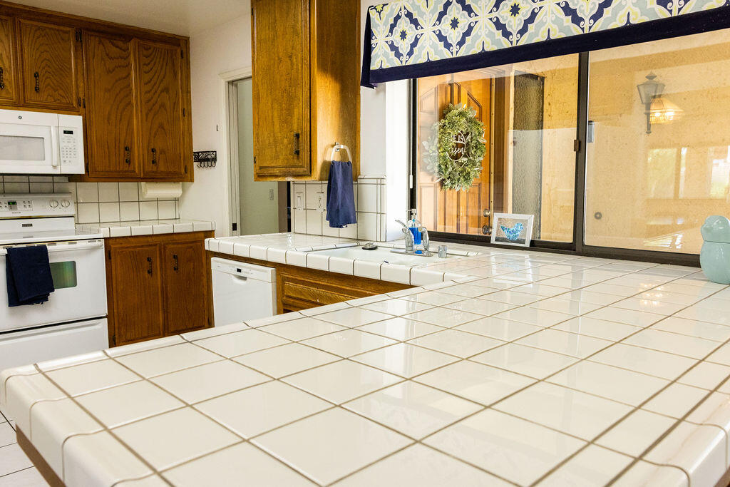 812 West Vicki Avenue Ridgecrest, CA 93555 - Photo 43 of 68 812VickieSt-46
