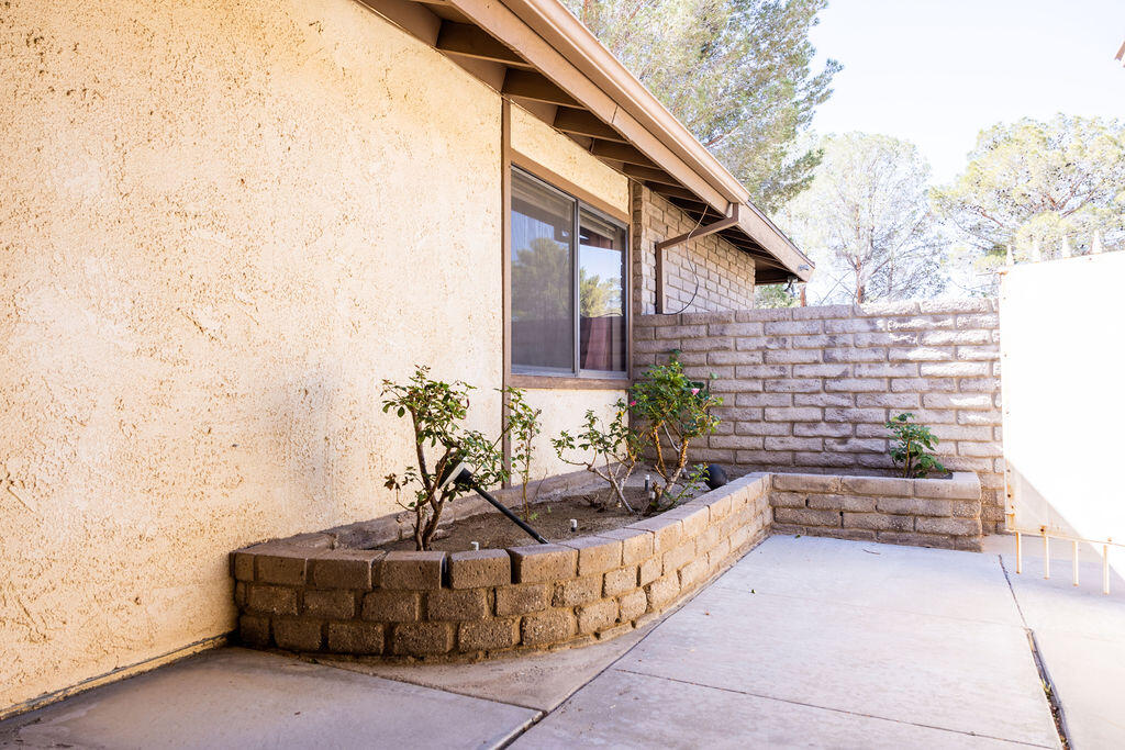 812 West Vicki Avenue Ridgecrest, CA 93555 - Photo 60 of 68 812VickieSt-63