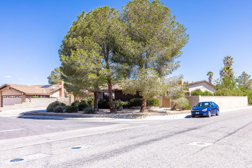 812 West Vicki Avenue Ridgecrest, CA 93555 - Photo 67 of 68 812VickieSt-71