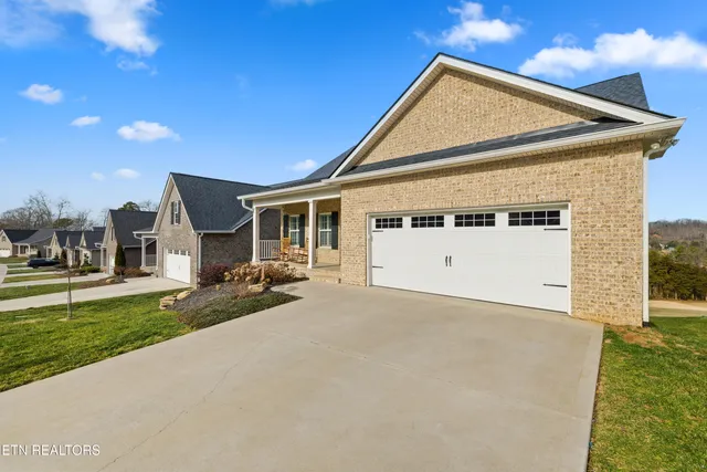 $575,000 | 577 Timberline Drive, Lenoir City, TN 37772