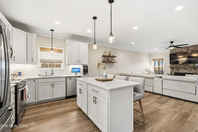 $575,000 | 577 Timberline Drive, Lenoir City, TN 37772