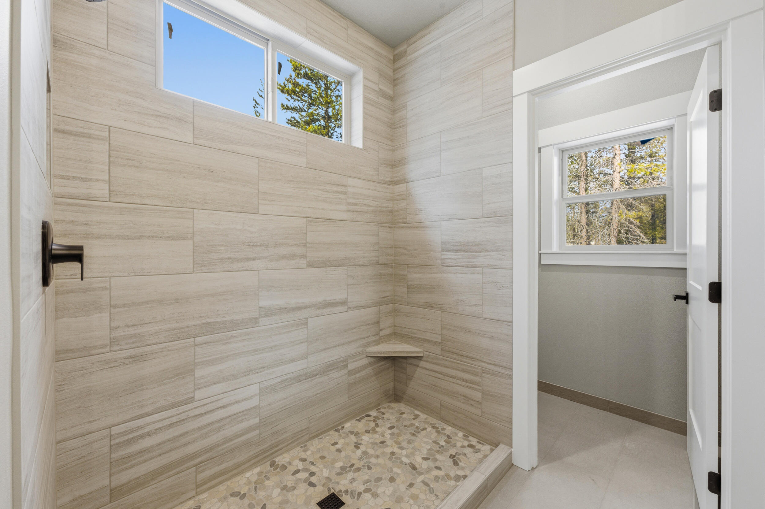 16083 Dyke Road, Unit 9 La Pine, OR 97739 - Photo 24 of 53 a bathroom with a shower