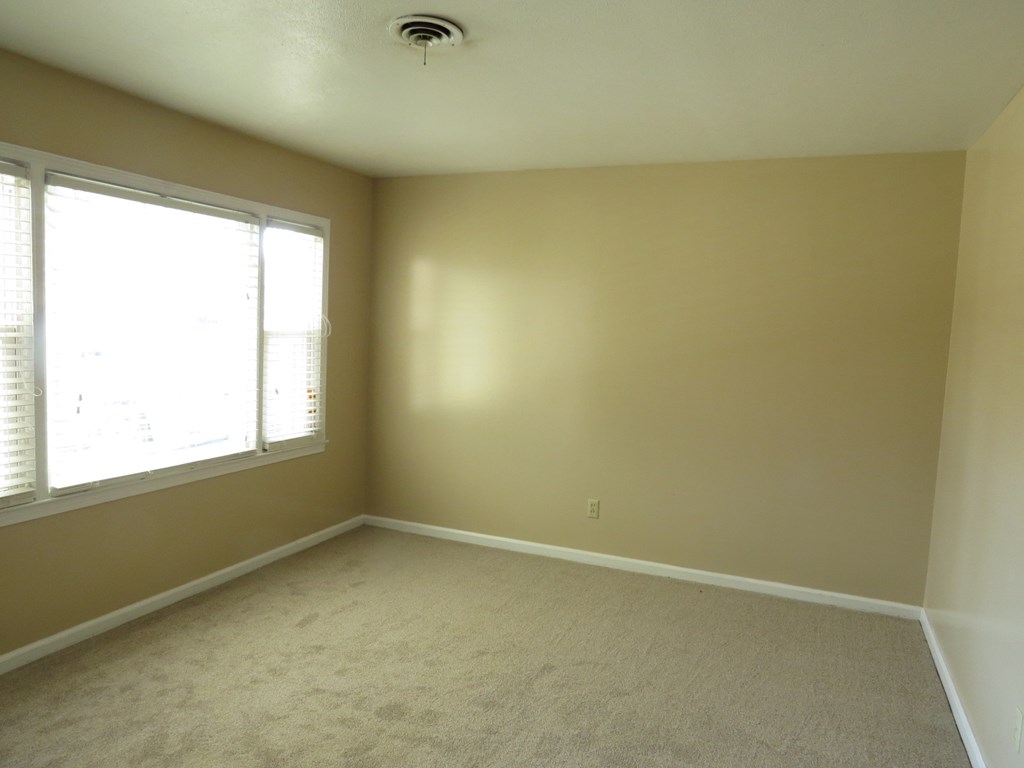 1025 Crockett Drive Columbus, GA 31904 - Photo 2 of 15