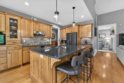 $750,000 | 9109 West 156th Place, Overland Park, KS 66221