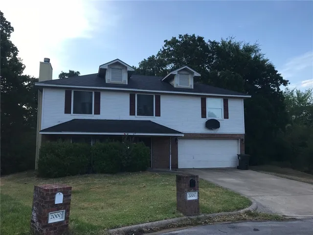 $374,500 | 2001 Broken Arrow Circle, Bryan, TX 77807