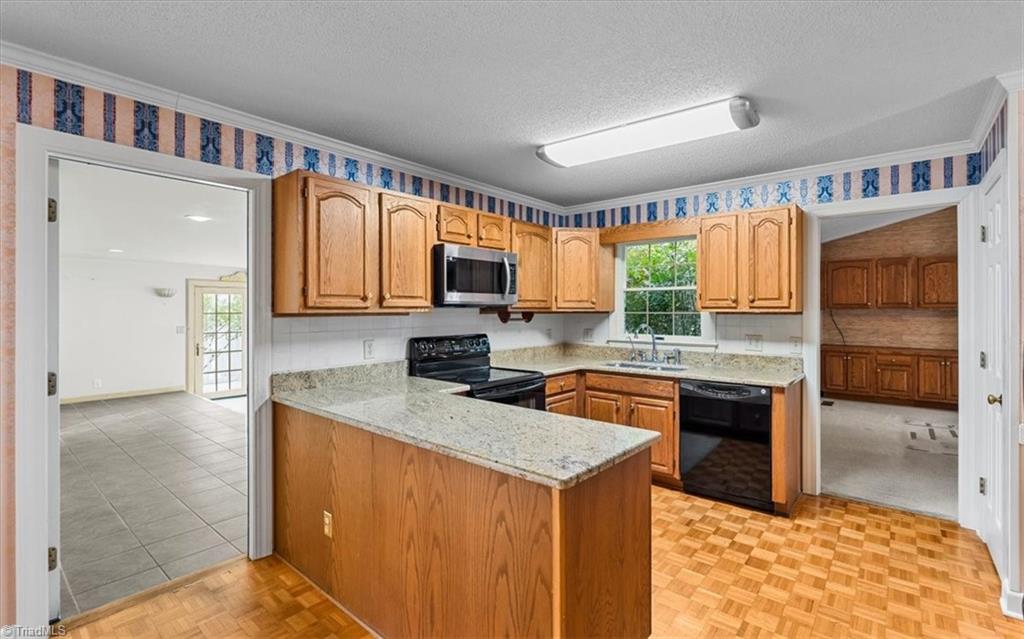 1616 Heathcliff Road High Point, NC 27262 - Photo 17 of 50 Gallery Image 17