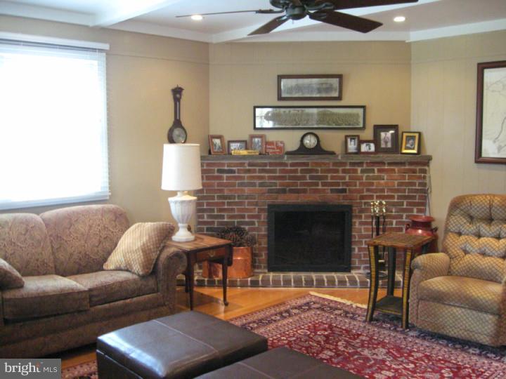 801 Gibraltar Road Reading, PA 19606 - Photo 4 of 18 Gallery Image 4