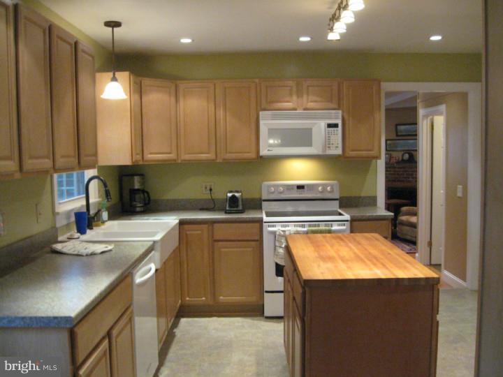 801 Gibraltar Road Reading, PA 19606 - Photo 7 of 18 Gallery Image 7