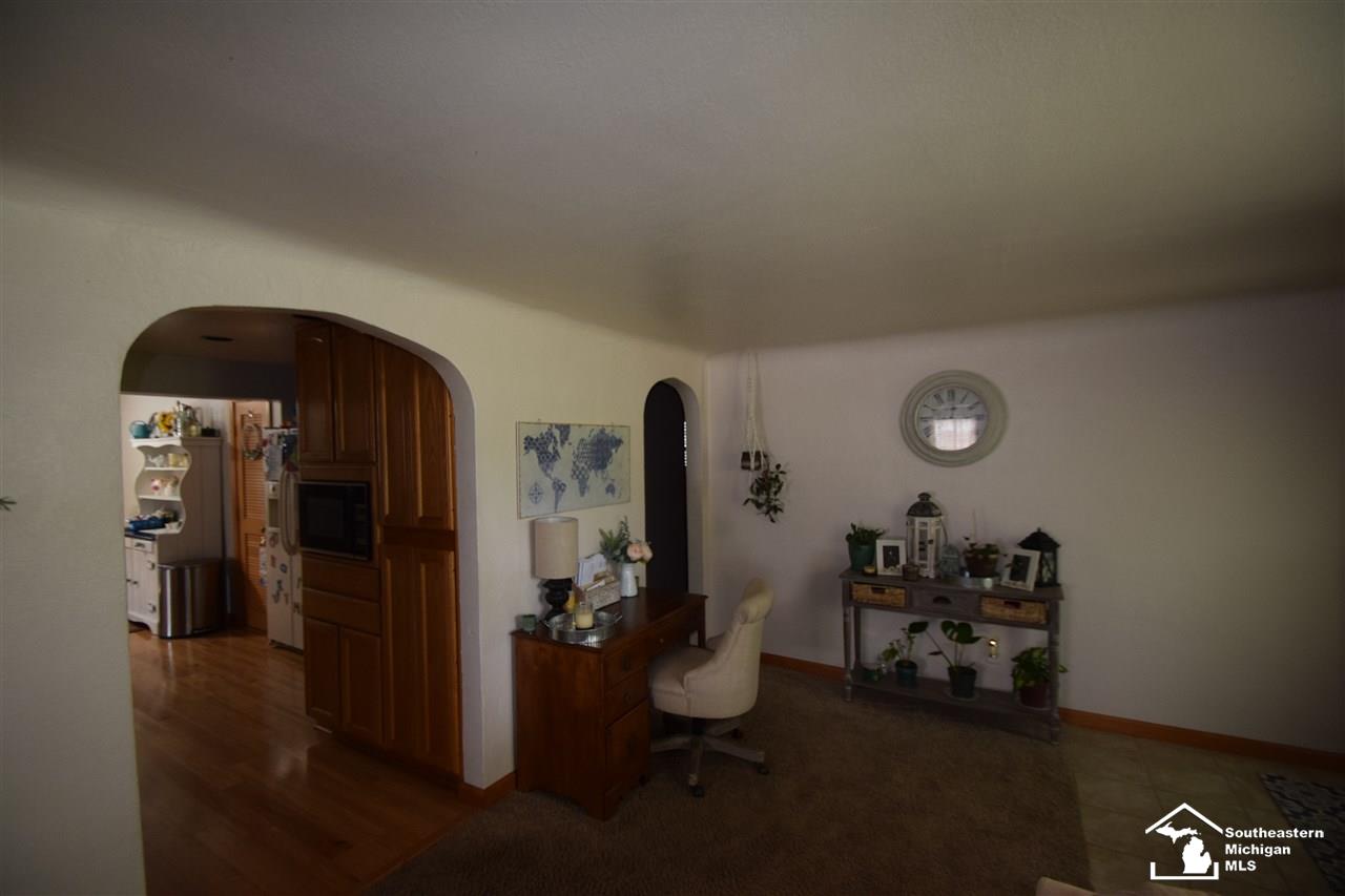 6503 Secor Road Lambertville, MI 48144 - Photo 8 of 17 50018411-7.JPG