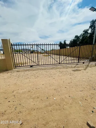 $950,000 | 3927 West Southern Avenue, Phoenix, AZ 85041