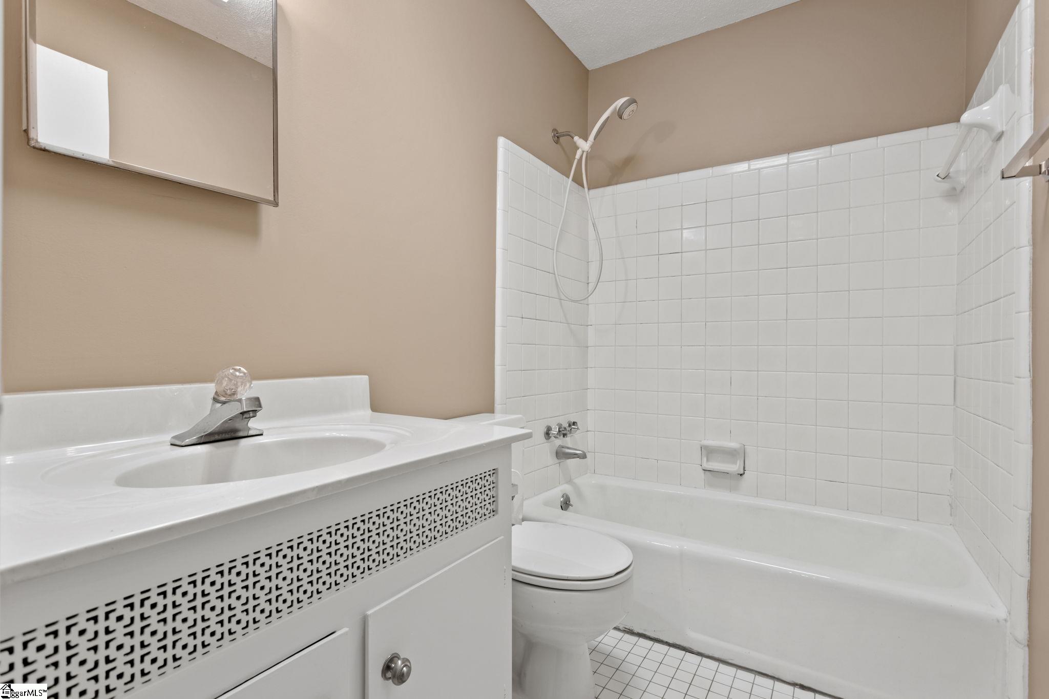 501 Edwards Road, Unit 39B Greenville, SC 29615 - Photo 15 of 17 Gallery Image 15