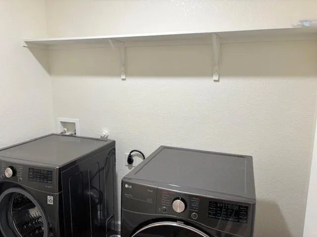 $2,900 | 229 Concho River Drive, Glenn Heights, TX 75154