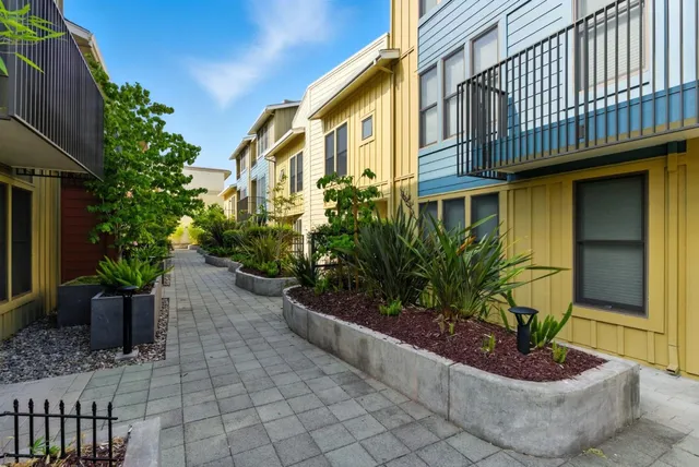 $1,749,000 | 866 Altaire Walk, Palo Alto, CA 94303