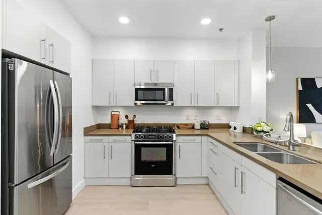 $1,749,000 | 866 Altaire Walk, Palo Alto, CA 94303