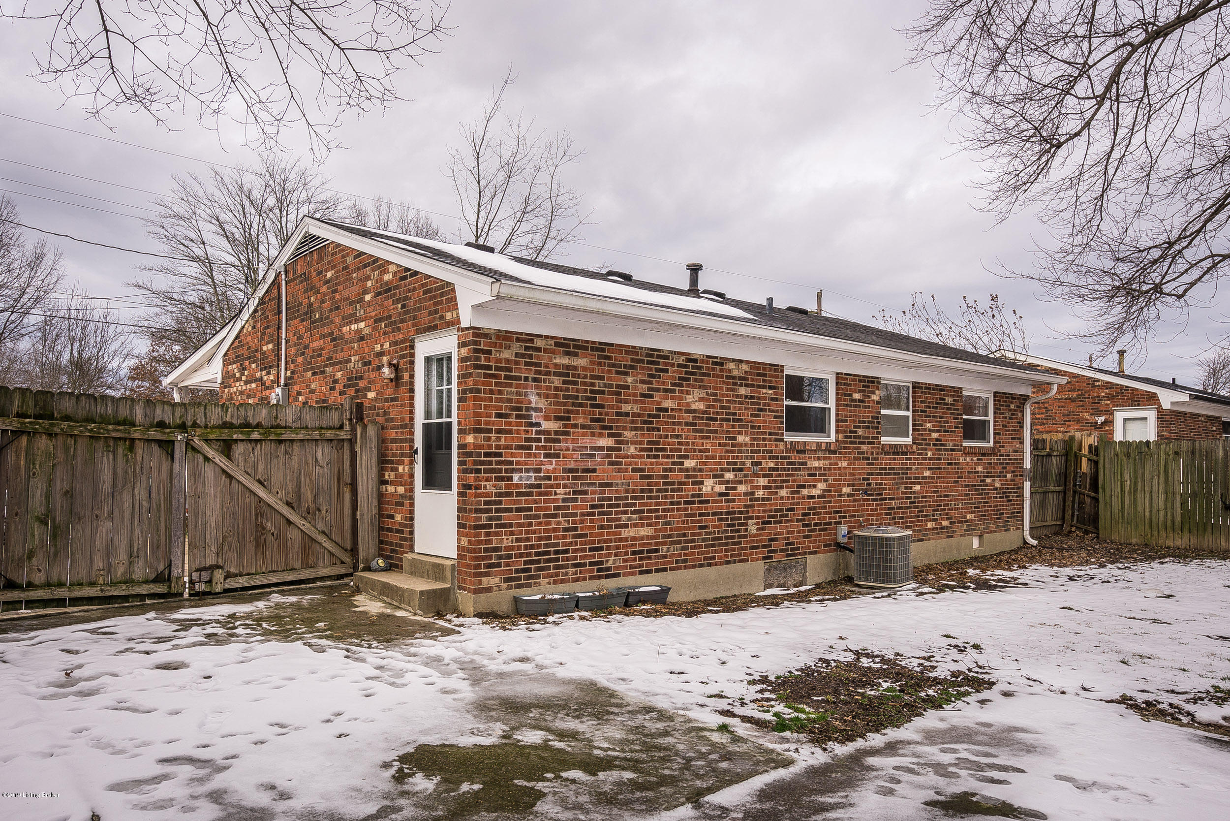 384 Overlook Road Louisville, KY 40229 - Photo 26 of 30 384 Overlook Road-06