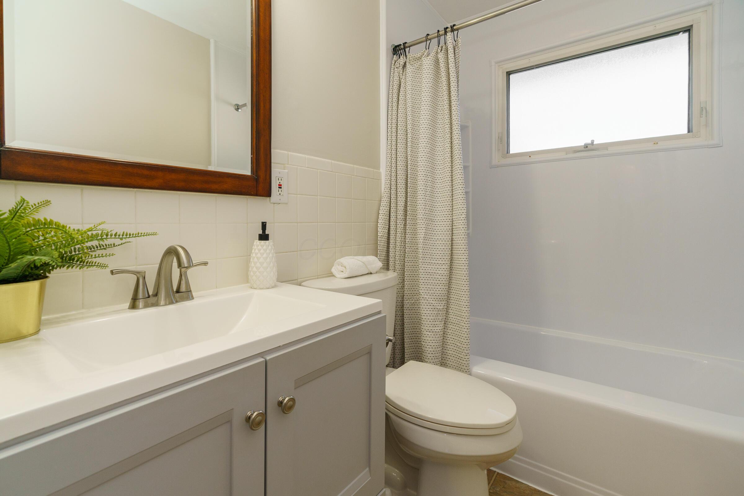 2150 Edgevale Road Columbus, OH 43221 - Photo 33 of 52 2150 Edgevale Rd interiors-28