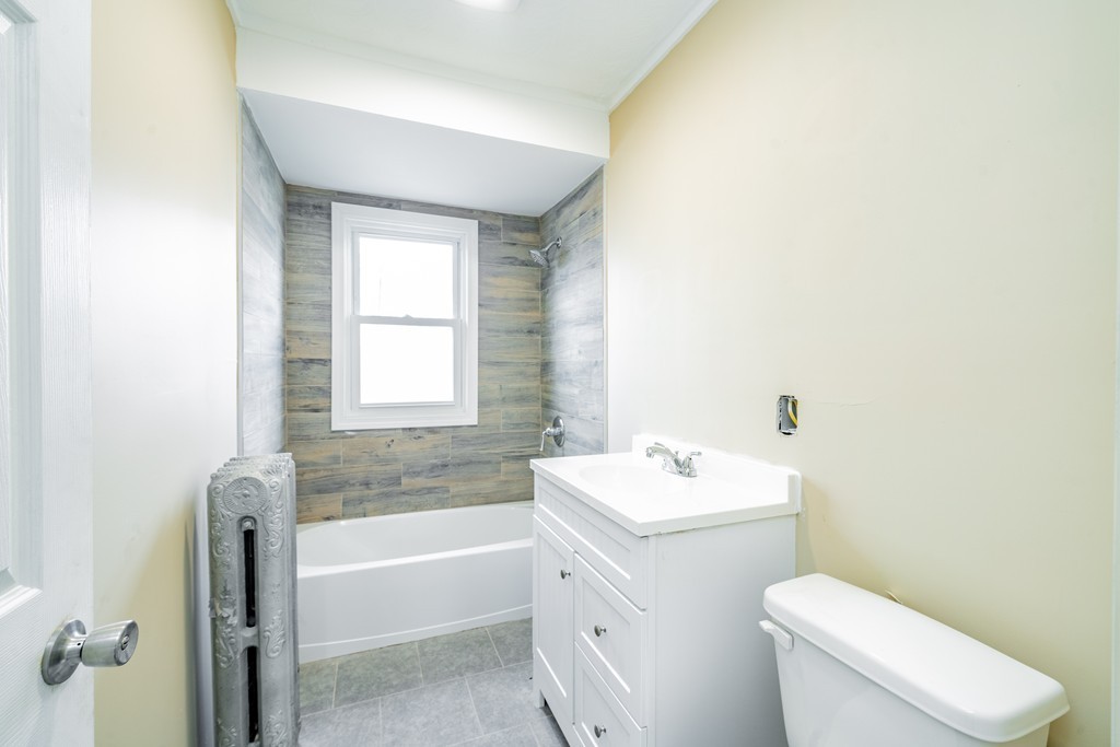 11-15 Braddock Street Springfield, MA 01109 - Photo 20 of 27 Gallery Image 20