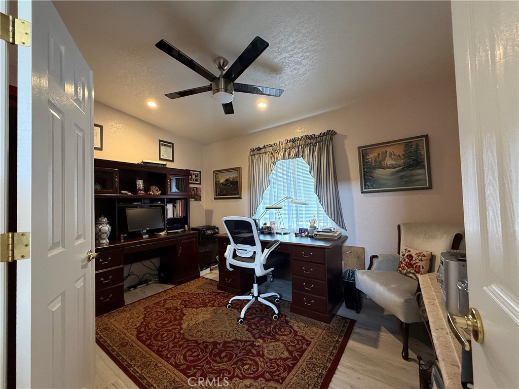 1550 Rory Lane Simi Valley, CA 93063 - Photo 8 of 18 a workspace with furniture