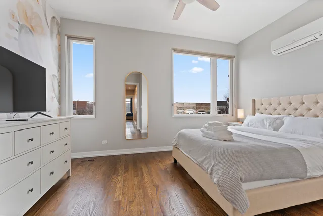 $6,000 | 2437 West Jackson Boulevard, Chicago, IL 60612