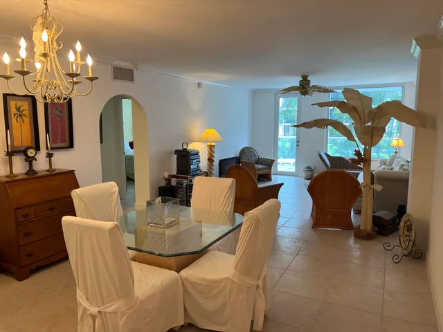 $345,000 | 3450 South Ocean Boulevard, Unit 1040, Palm Beach, FL 33480