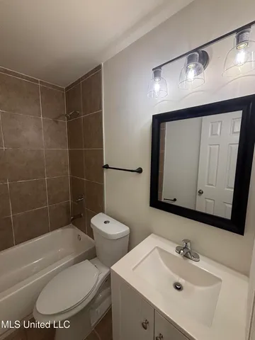 $134,900 | 230 Greenbriar Circle, Holly Springs, MS 38635