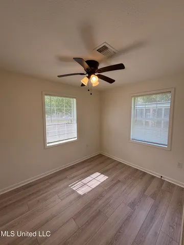 $134,900 | 230 Greenbriar Circle, Holly Springs, MS 38635