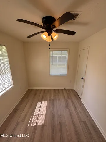 $134,900 | 230 Greenbriar Circle, Holly Springs, MS 38635