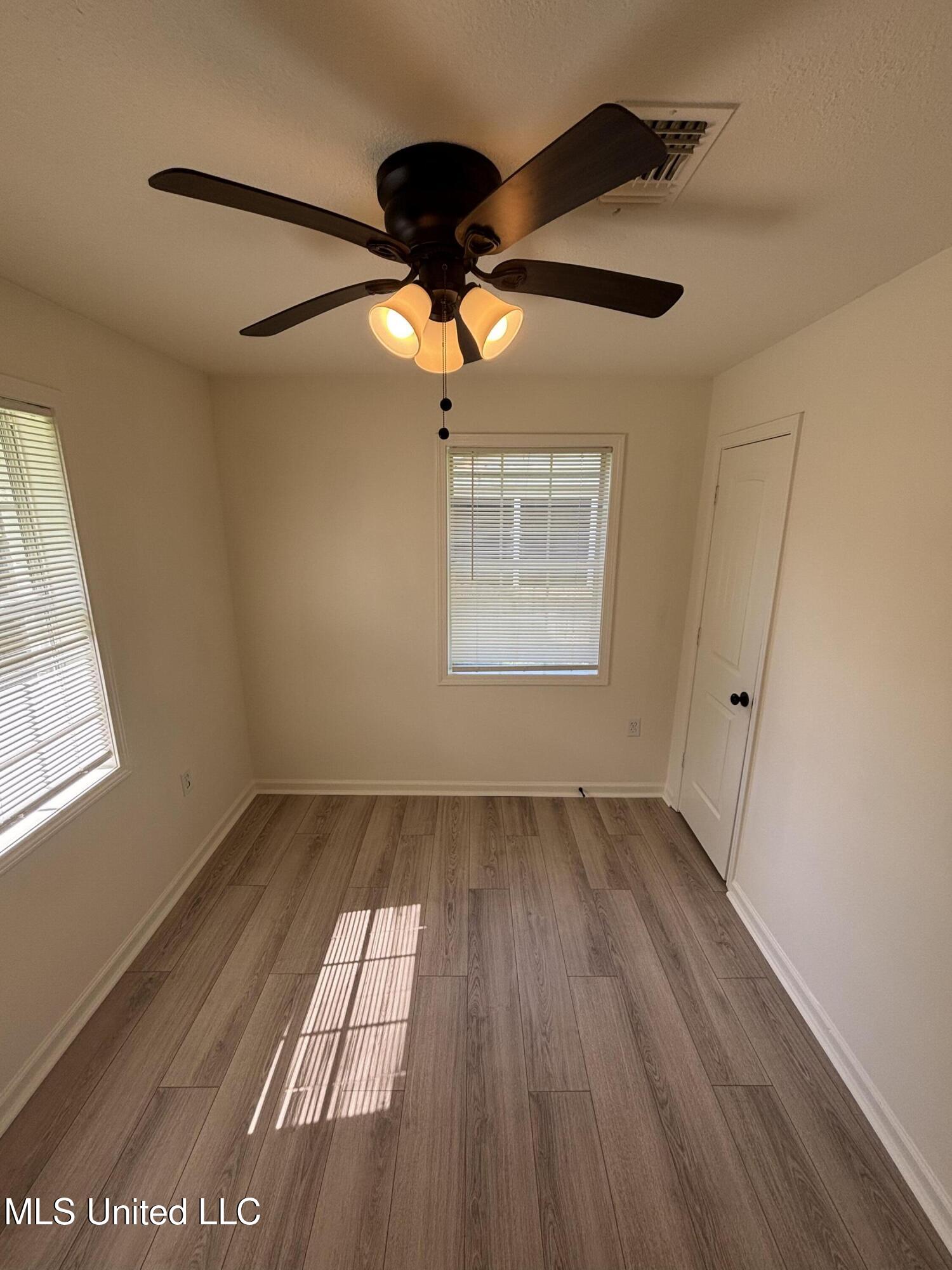 230 Greenbriar Circle Holly Springs, MS 38635 - Photo 17 of 21 Photo May 13 2025, 4 00 05 PM