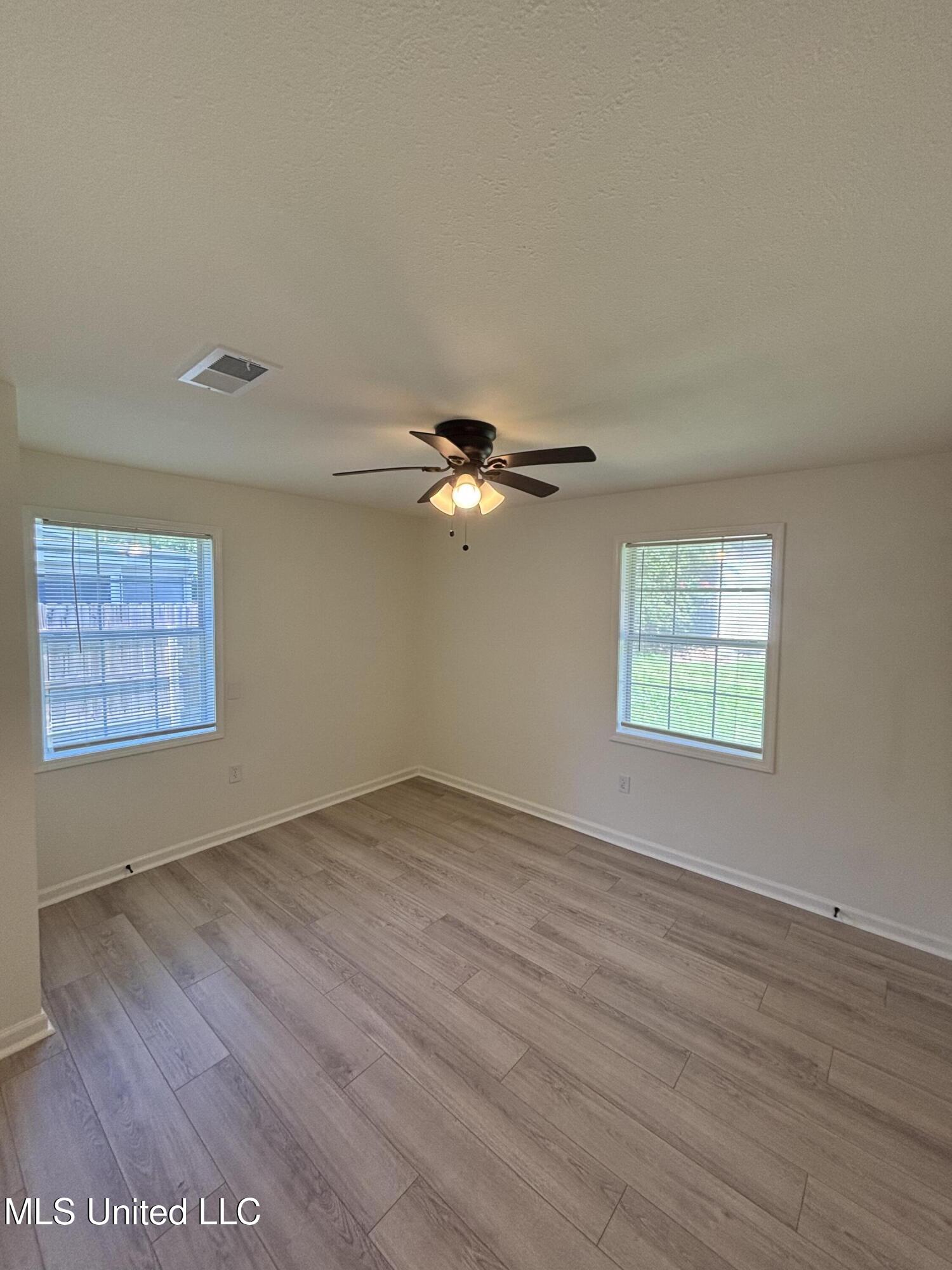 230 Greenbriar Circle Holly Springs, MS 38635 - Photo 18 of 21 Photo May 13 2025, 4 00 47 PM