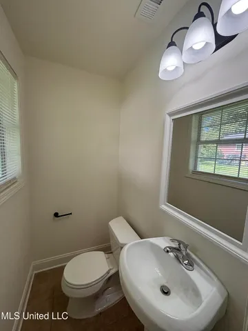 $134,900 | 230 Greenbriar Circle, Holly Springs, MS 38635