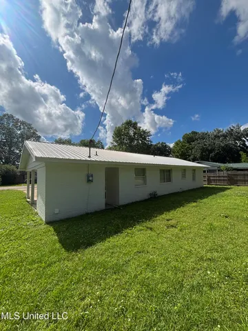 $134,900 | 230 Greenbriar Circle, Holly Springs, MS 38635