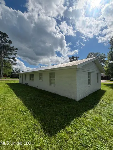 $134,900 | 230 Greenbriar Circle, Holly Springs, MS 38635