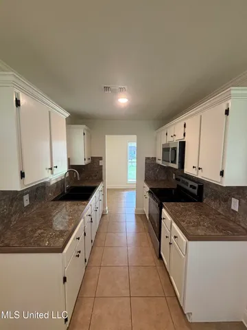 $134,900 | 230 Greenbriar Circle, Holly Springs, MS 38635