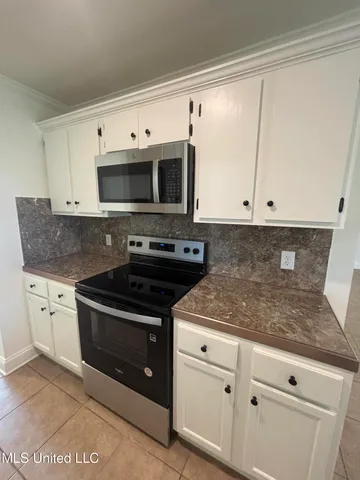 $134,900 | 230 Greenbriar Circle, Holly Springs, MS 38635