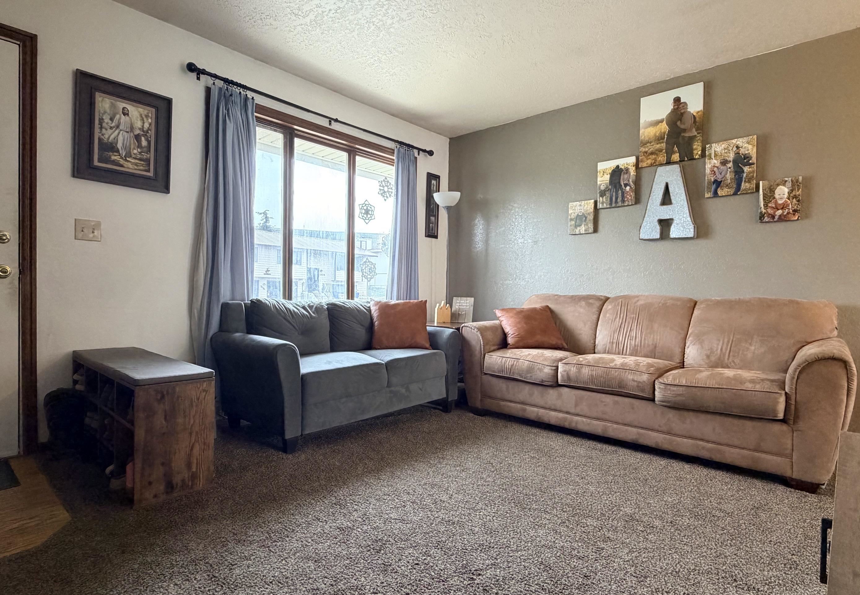 1901 Del Rio Drive Kemmerer, WY 83101 - Photo 2 of 34