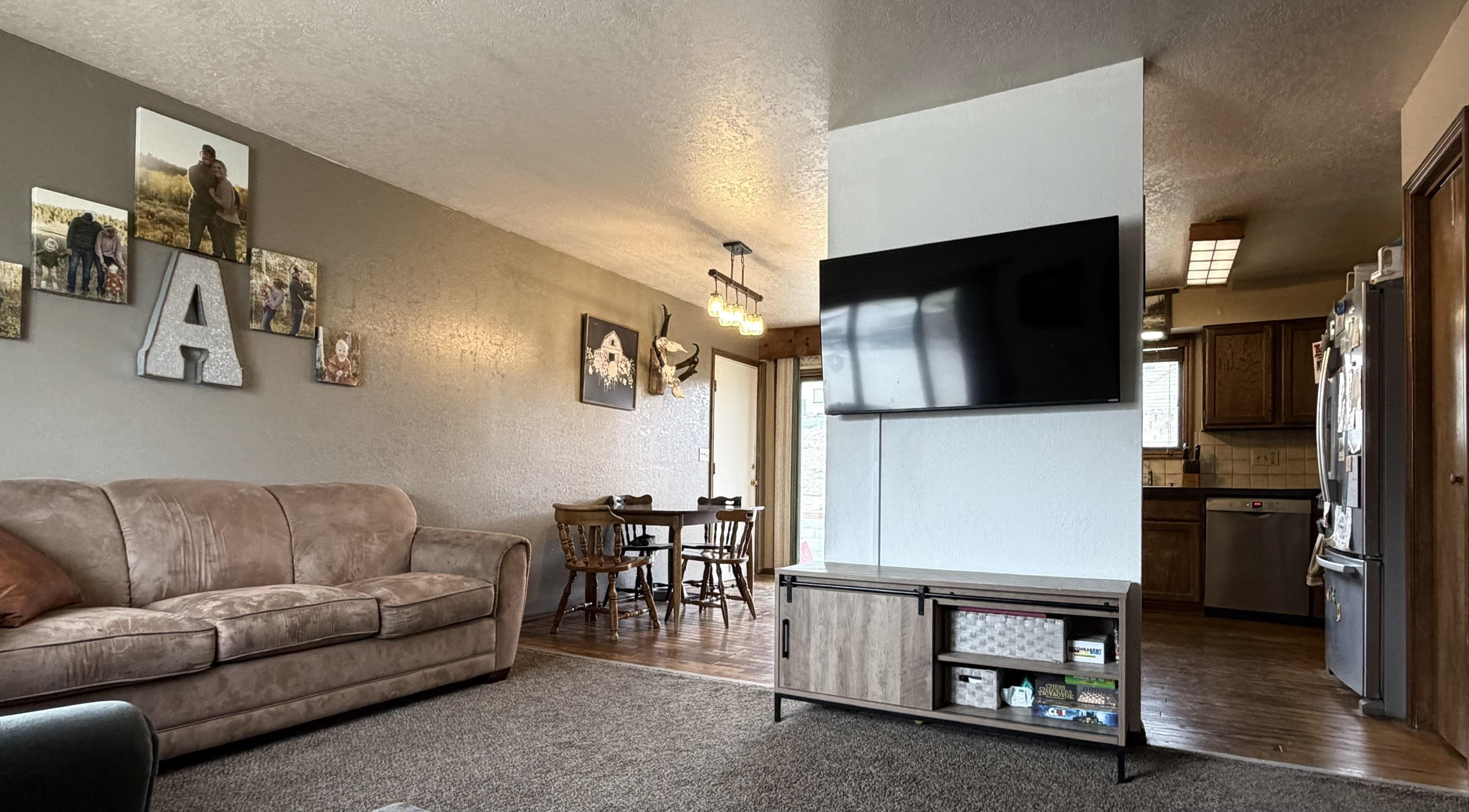 1901 Del Rio Drive Kemmerer, WY 83101 - Photo 3 of 34
