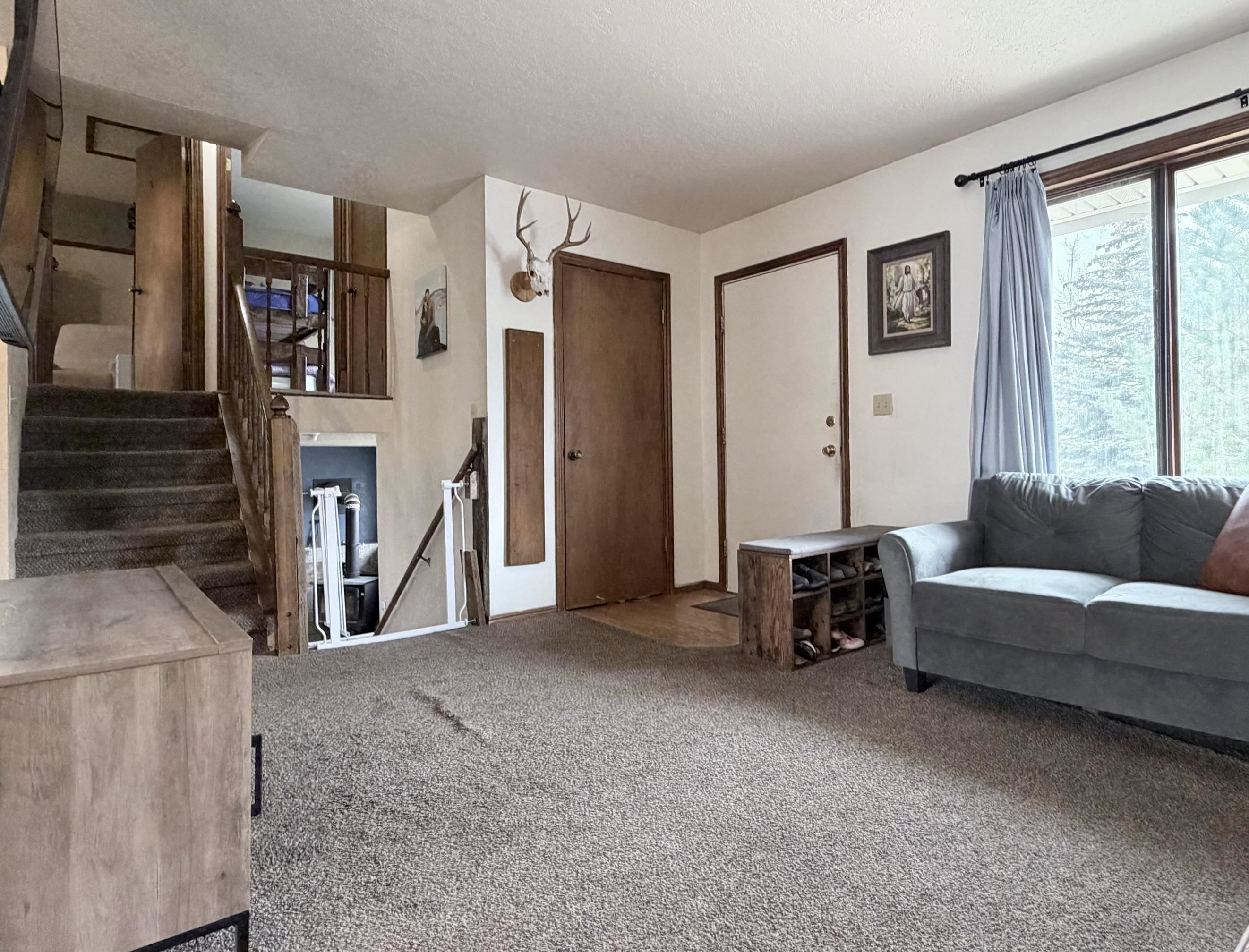 1901 Del Rio Drive Kemmerer, WY 83101 - Photo 4 of 34