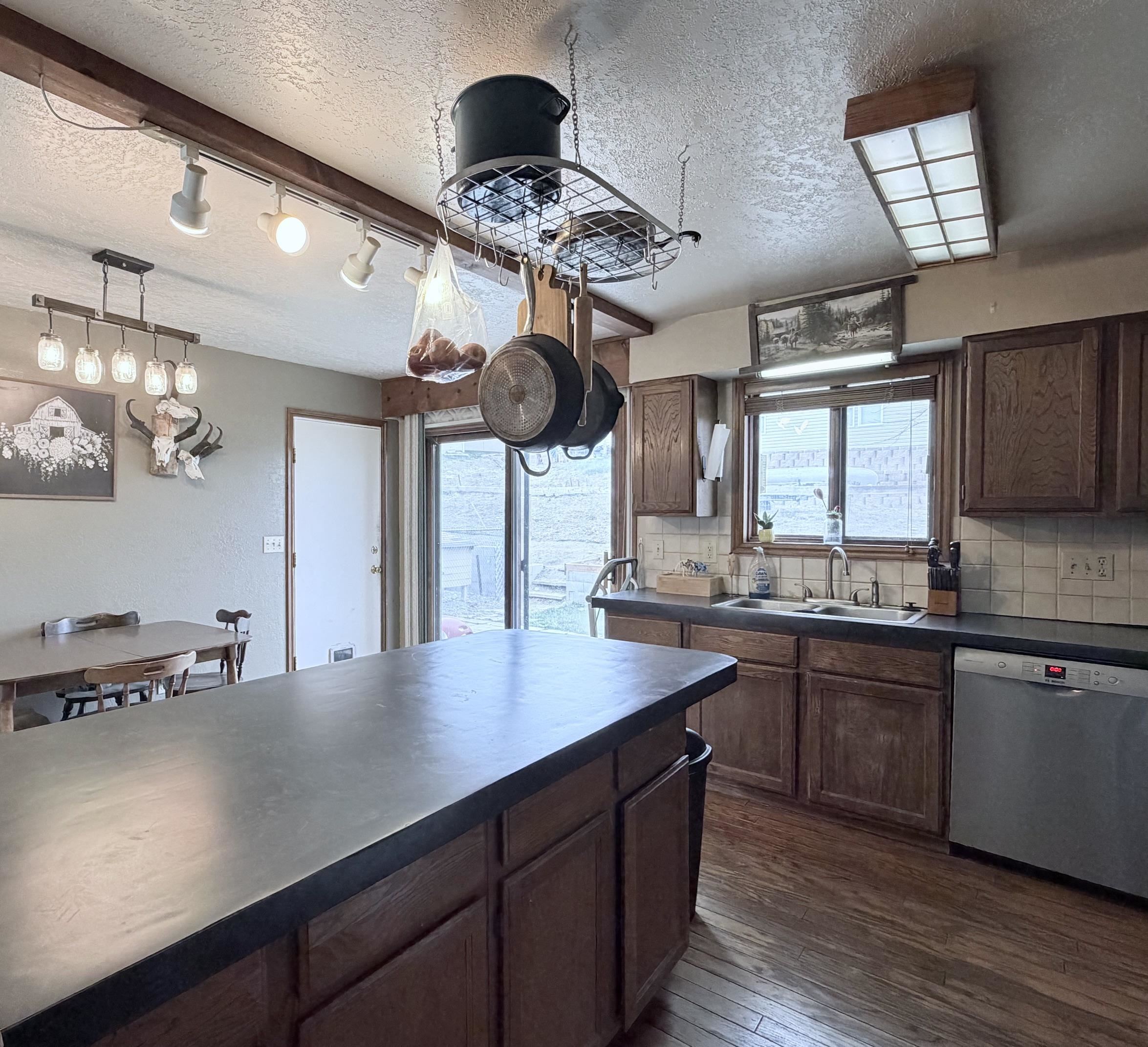 1901 Del Rio Drive Kemmerer, WY 83101 - Photo 5 of 34