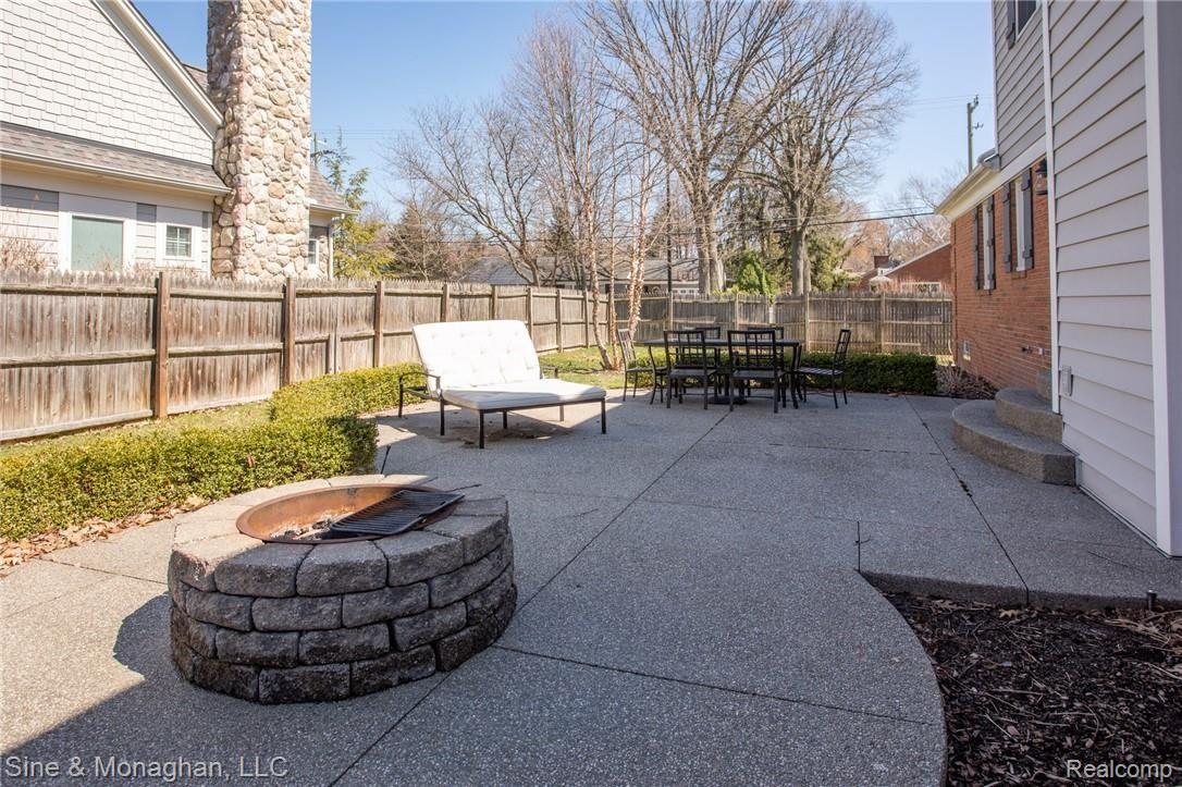 304 Lothrop Road Grosse Pointe, MI 48236 - Photo 31 of 36 31.jpg