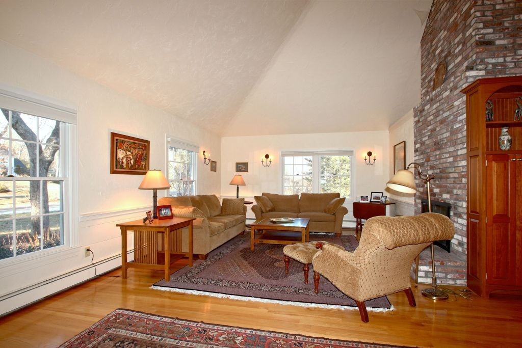 26 Suffolk Road Sudbury, MA 01776 - Photo 8 of 30 Gallery Image 8
