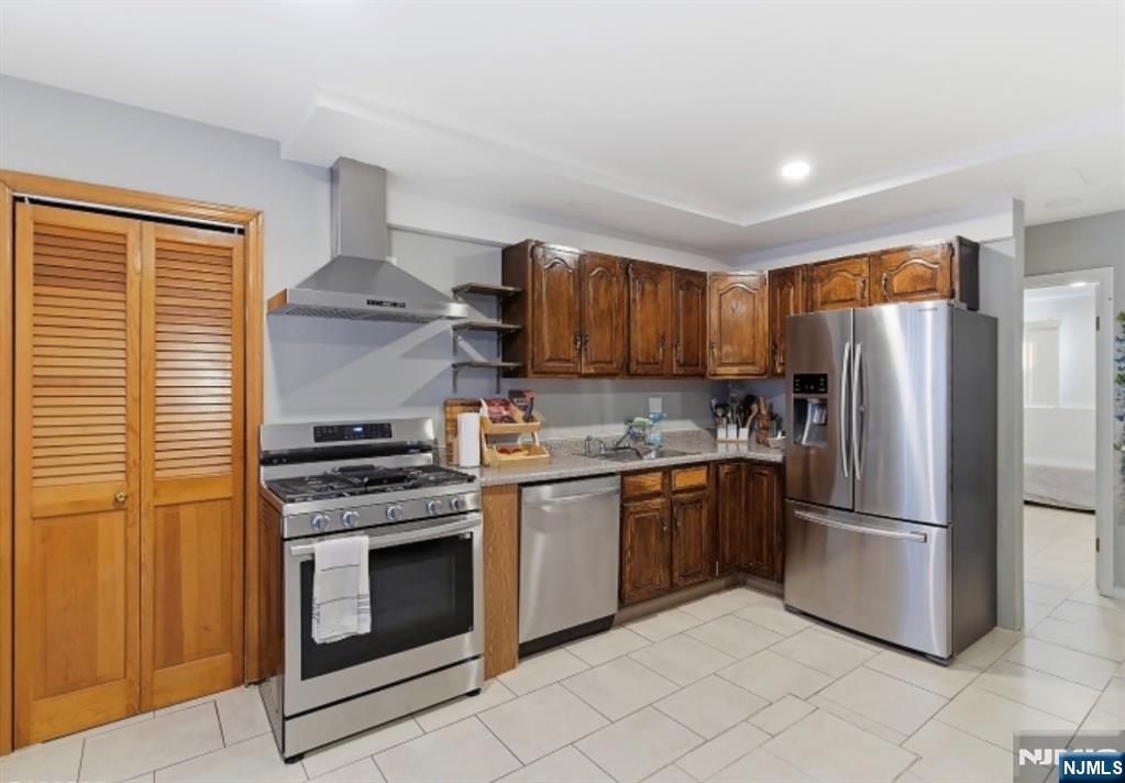 433 Chase, Unit G Lyndhurst, NJ 07071 - Photo 4 of 8