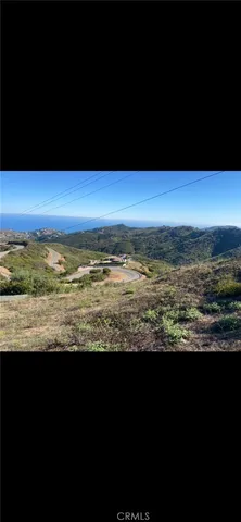 a picture of a black and white wall