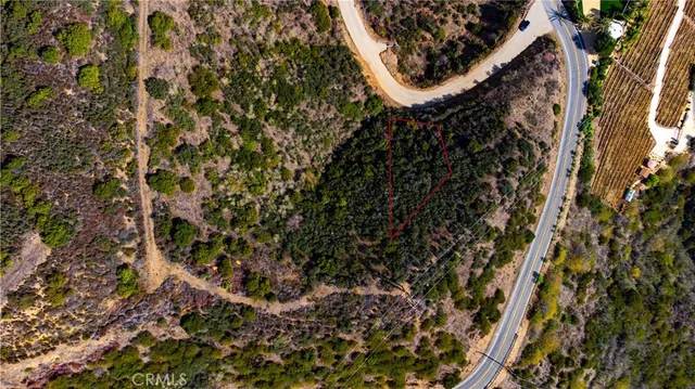 a view of an outdoor space