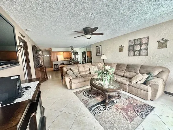$2,500 | 18900 Haywood Terrace, Unit 5, Boca Raton, FL 33496