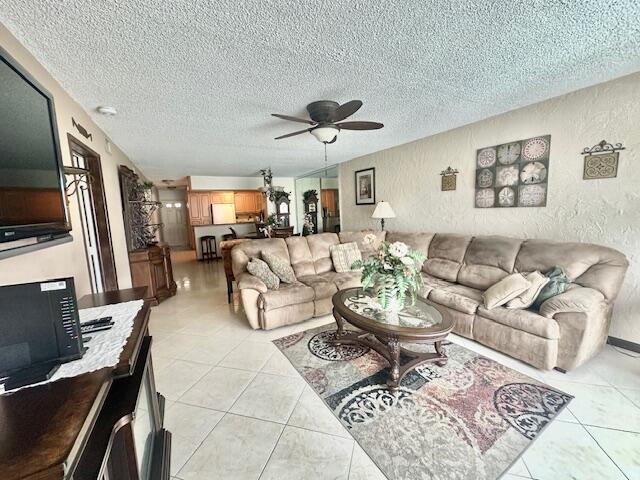 18900 Haywood Terrace, Unit 5 Boca Raton, FL 33496 - Photo 6 of 18 Living Area