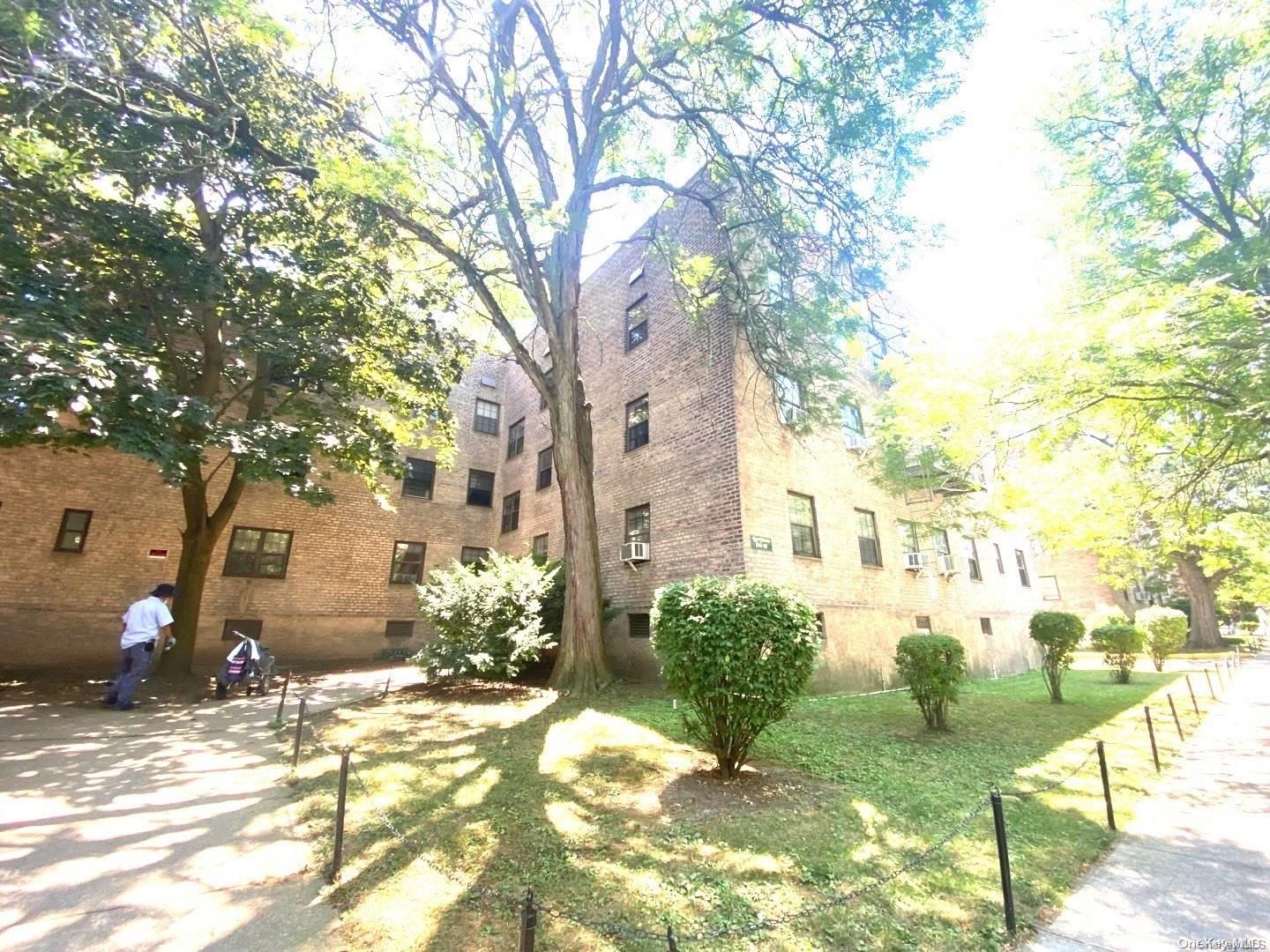 144-16 78th Road, Unit 3R Queens, NY 11367 - Photo 1 of 1 Gallery Image 1